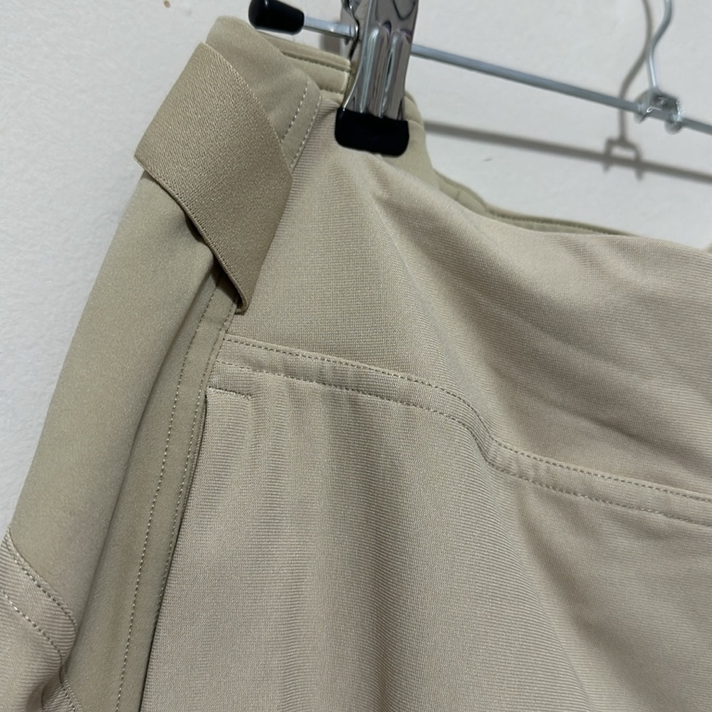 Lululemon - Picture 6 of 13
